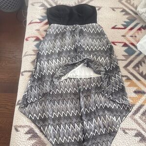 Black and White Strapless Zigzag Dress